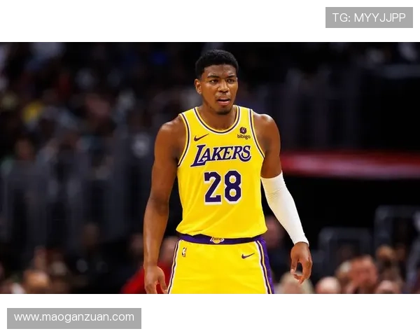 八村塁第三节手感火热五投五中高效砍下12分引领球队反击 八村塁第三节手感火热五投五中高效砍下12分引领球队反击